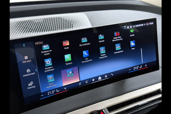 BMW iX xDrive40 327PK Executive SOH 99% Trekhaak 4-Zone Ecc Head-Up Display Camera Apple Carplay Stoelverwarming Elek.Stoelen+Stuur Elek.Achterklep Navi Ecc Bluetooth Led Lmv Pdc Live cockpit pro 2.500KG Trekgewicht Dealeronderhouden