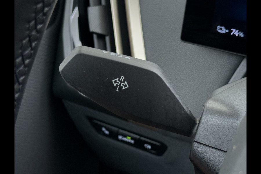 BMW iX xDrive40 327PK Executive SOH 99% Trekhaak 4-Zone Ecc Head-Up Display Camera Apple Carplay Stoelverwarming Elek.Stoelen+Stuur Elek.Achterklep Navi Ecc Bluetooth Led Lmv Pdc Live cockpit pro 2.500KG Trekgewicht Dealeronderhouden