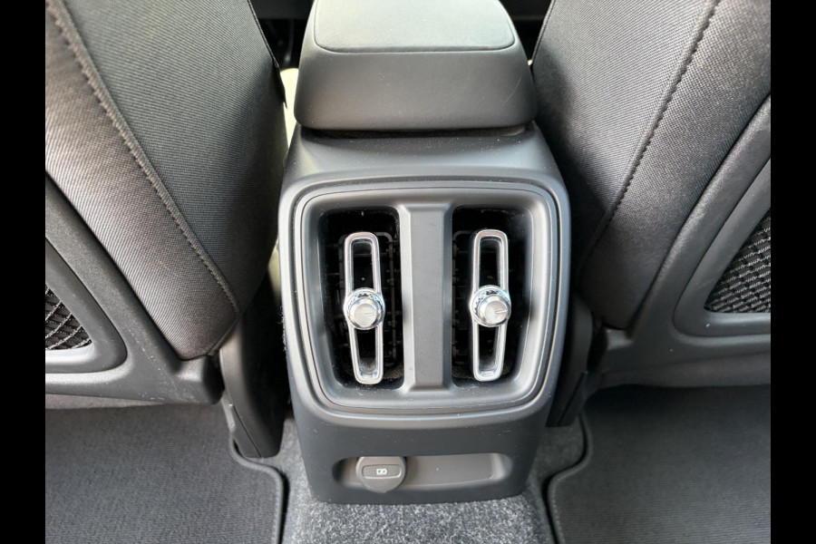 Volvo C40 Recharge Core 69 kWh SOH 100% | ACHTERUITRIJCAMERA | ADAPT. CRUISE CONTROL | PANORAMA DAK | 12 MND BOVAG GARANTIE