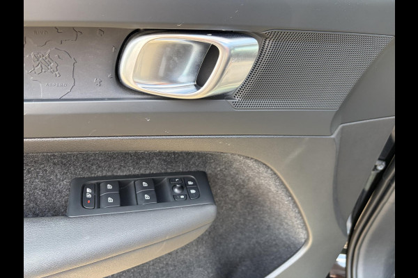 Volvo C40 Recharge Core 69 kWh SOH 100% | ACHTERUITRIJCAMERA | ADAPT. CRUISE CONTROL | PANORAMA DAK | 12 MND BOVAG GARANTIE