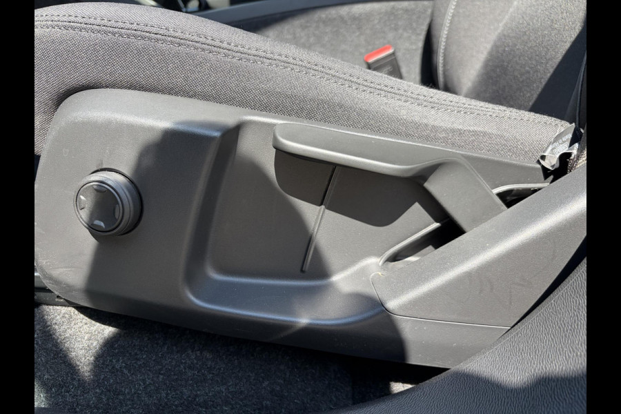 Volvo C40 Recharge Core 69 kWh SOH 100% | ACHTERUITRIJCAMERA | ADAPT. CRUISE CONTROL | PANORAMA DAK | 12 MND BOVAG GARANTIE
