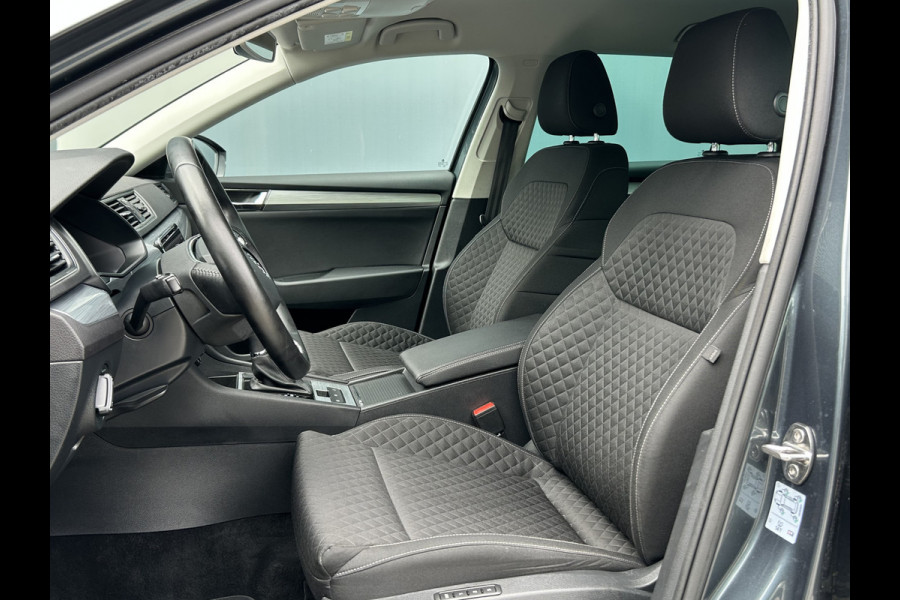 Škoda Superb Combi BWJ 12-2020 | 1.4TSI iV 218PK SPORT BUS. AUTOMAAT | CLIMA | STOELVERW | SPORTSTOELEN | PRIVACY GLASS | CARPLAY | NAVI | CAMERA A |