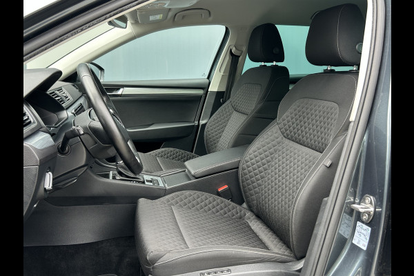 Škoda Superb Combi BWJ 12-2020 | 1.4TSI iV 218PK SPORT BUS. AUTOMAAT | CLIMA | STOELVERW | SPORTSTOELEN | PRIVACY GLASS | CARPLAY | NAVI | CAMERA A |