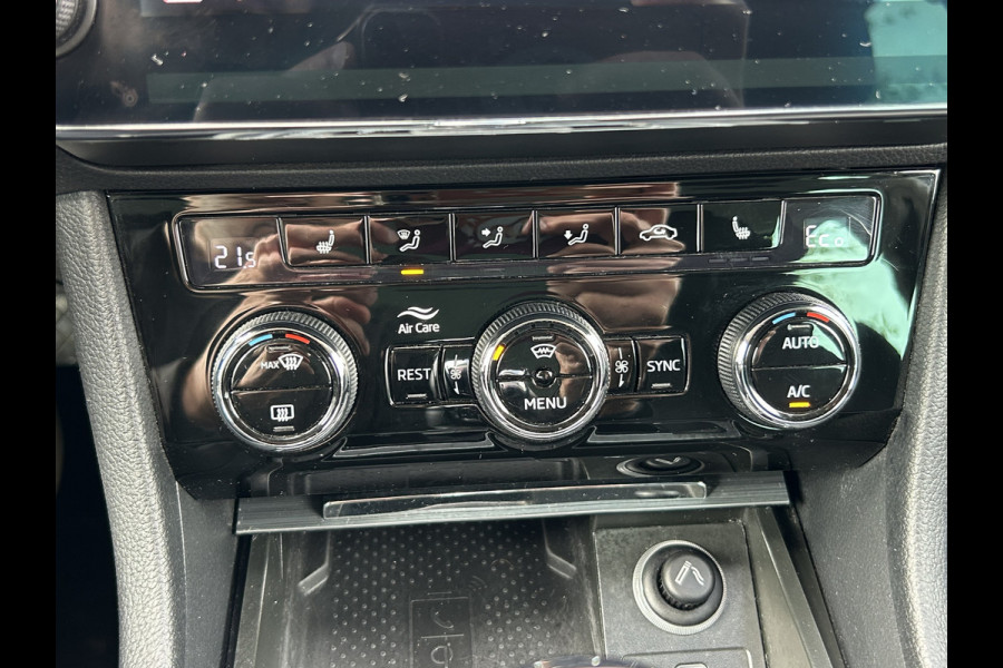 Škoda Superb Combi BWJ 12-2020 | 1.4TSI iV 218PK SPORT BUS. AUTOMAAT | CLIMA | STOELVERW | SPORTSTOELEN | PRIVACY GLASS | CARPLAY | NAVI | CAMERA A |