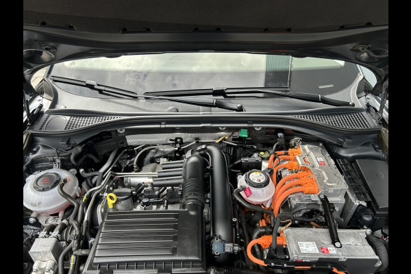 Škoda Superb Combi BWJ 12-2020 | 1.4TSI iV 218PK SPORT BUS. AUTOMAAT | CLIMA | STOELVERW | SPORTSTOELEN | PRIVACY GLASS | CARPLAY | NAVI | CAMERA A |