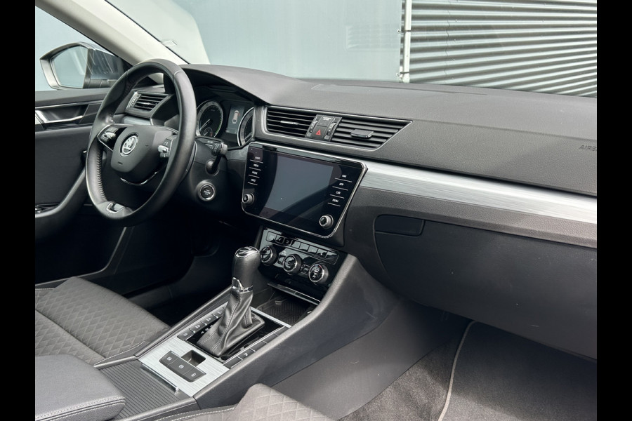 Škoda Superb Combi BWJ 12-2020 | 1.4TSI iV 218PK SPORT BUS. AUTOMAAT | CLIMA | STOELVERW | SPORTSTOELEN | PRIVACY GLASS | CARPLAY | NAVI | CAMERA A |