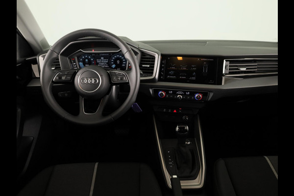 Audi A1 Sportback Advanced edition 25 TFSI 95 pk | Parkeerhulp plus | Automatische airco | Inklapbare buitenspiegels | Dak in contrast kleur |