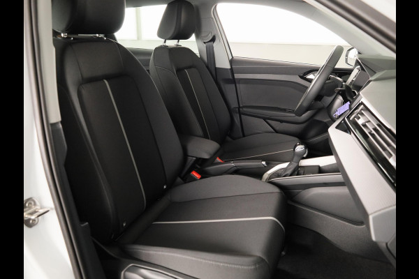 Audi A1 Sportback Advanced edition 25 TFSI 95 pk | Parkeerhulp plus | Automatische airco | Inklapbare buitenspiegels | Dak in contrast kleur |