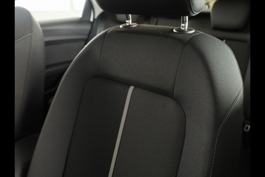 Audi A1 Sportback Advanced edition 25 TFSI 95 pk | Parkeerhulp plus | Automatische airco | Inklapbare buitenspiegels | Dak in contrast kleur |