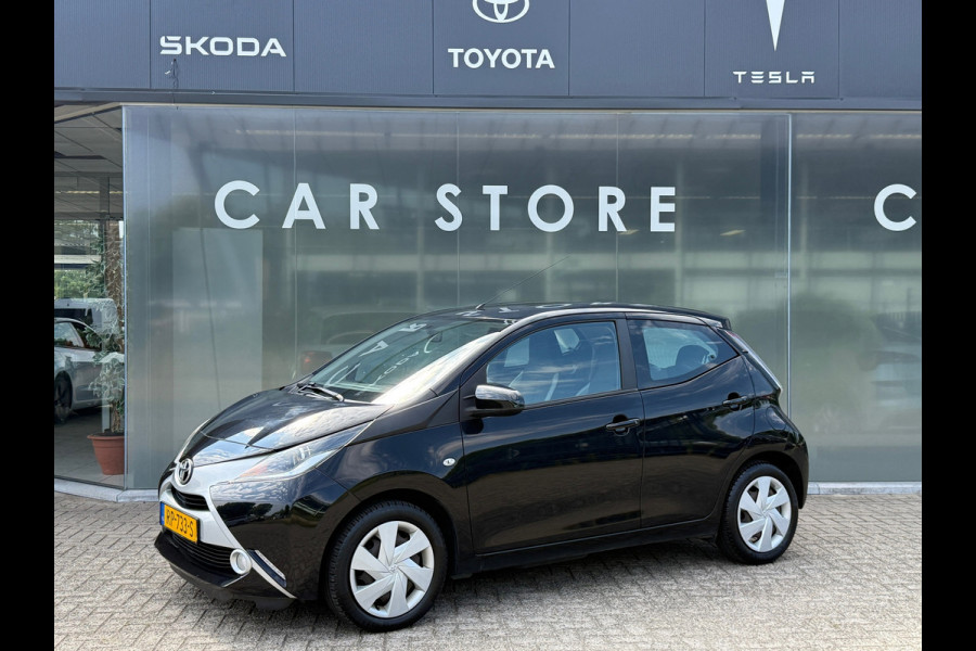 Toyota Aygo 1.0 VVT-i x-play Camera|Carplay|Dealer Onderhouden