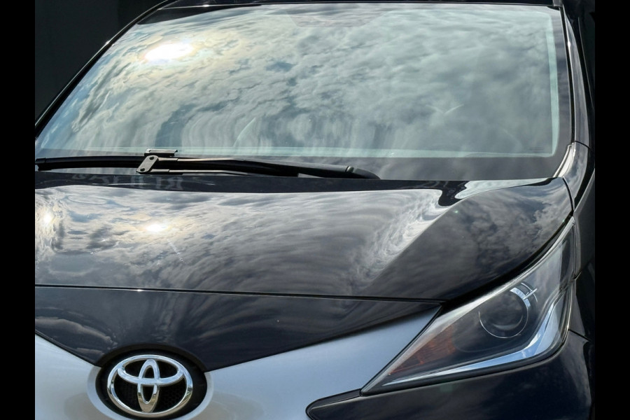Toyota Aygo 1.0 VVT-i x-play Camera|Carplay|Dealer Onderhouden