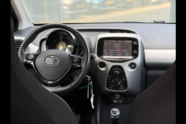 Toyota Aygo 1.0 VVT-i x-play Camera|Carplay|Dealer Onderhouden