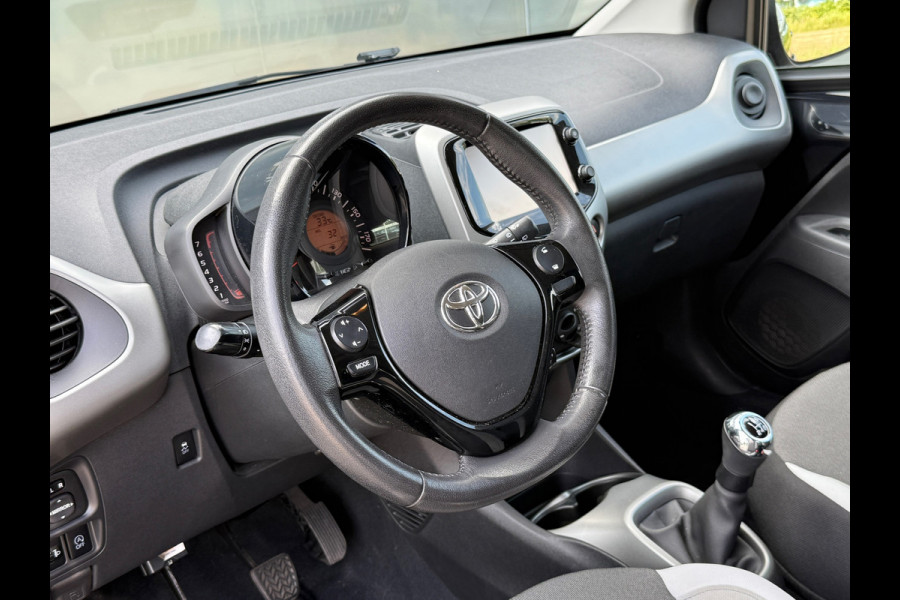 Toyota Aygo 1.0 VVT-i x-play Camera|Carplay|Dealer Onderhouden