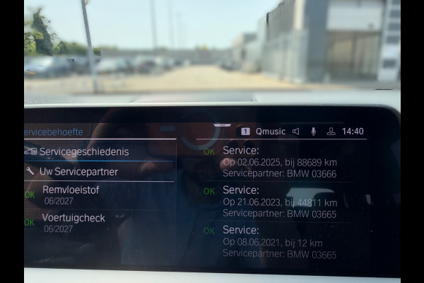 BMW iX3 High Executive 80 kWh | Panoramadak | Harman Kardon | Head-Up Display | Adaptive Cruise Control | Stoelverwarming | Dodehoekdetectie | Keyless | Trekhaak | Adaptief Onderstel | 360 Camera | Ambiance Verlichting |