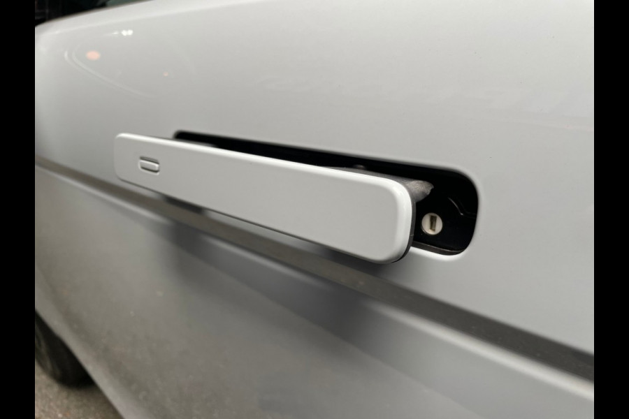 Land Rover Range Rover Evoque P270e SE Dynamic/black-pack/arroios Grey/panorama schuifdak cold climate pack