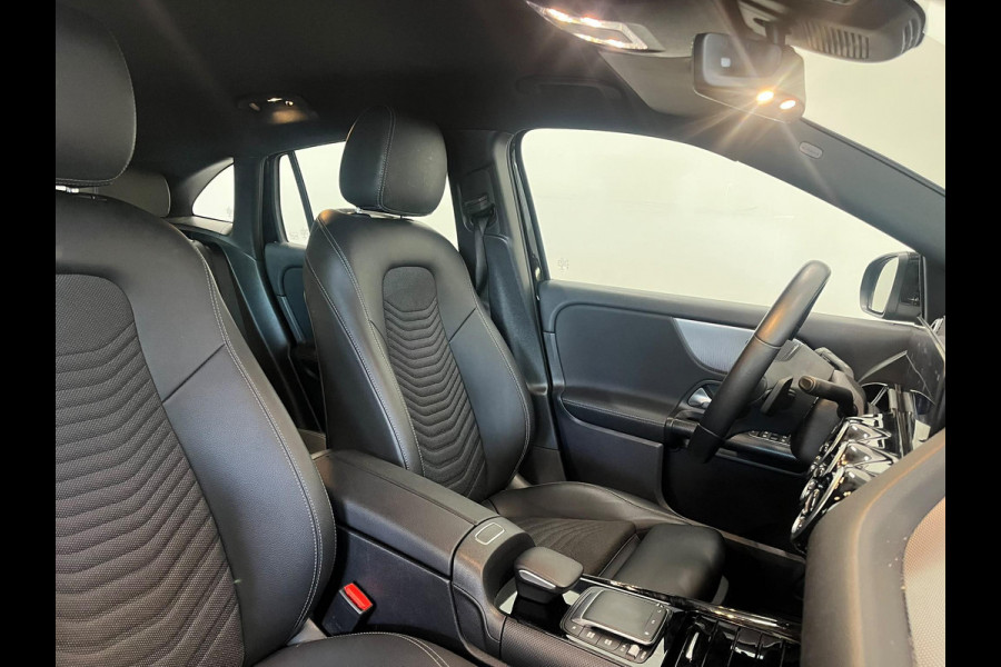 Mercedes-Benz GLA 250 e Business Solution Navigatie Camera Parkeerhulp Cruise Control Full Led Climate Control Stoelverwarming Virtual Cockpit Half leder Lichtmetalen velgen
