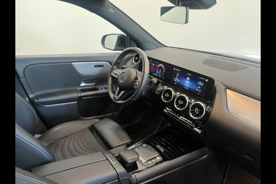 Mercedes-Benz GLA 250 e Business Solution Navigatie Camera Parkeerhulp Cruise Control Full Led Climate Control Stoelverwarming Virtual Cockpit Half leder Lichtmetalen velgen