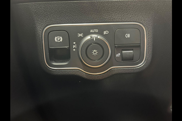Mercedes-Benz GLA 250 e Business Solution Navigatie Camera Parkeerhulp Cruise Control Full Led Climate Control Stoelverwarming Virtual Cockpit Half leder Lichtmetalen velgen