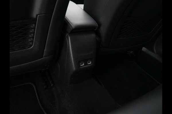 Peugeot e-2008 EV GT Pack 50 kWh [3-Fase-11kW] {SoH-88%} (INCL.BTW) *PANO | DIGI-COCKPIT | FULL-LED | BLIS | KEYLESS | LEATHER-MICROFIBRE | CAMERA | CARPLAY | CCS-FASTLOADER | DAB+ | NAVI-FULLMAP | ECC | PDC | SPORT-SEATS | AMBIENT-LIGHT | PRIVACY-