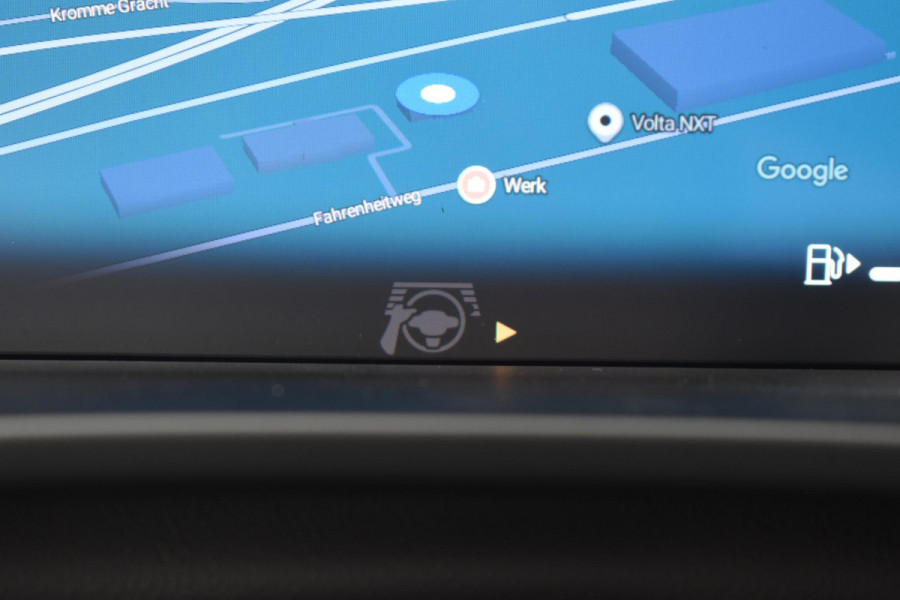 Volvo XC40 B4 211PK Automaat Plus Dark / Lounge Pakket / Extra getint glas / 360 Camera / 20'' velgen / Panoramadak / Elektrische stoelen met geheugen / Harman Kardon / Microtech/Nubuck bekleding