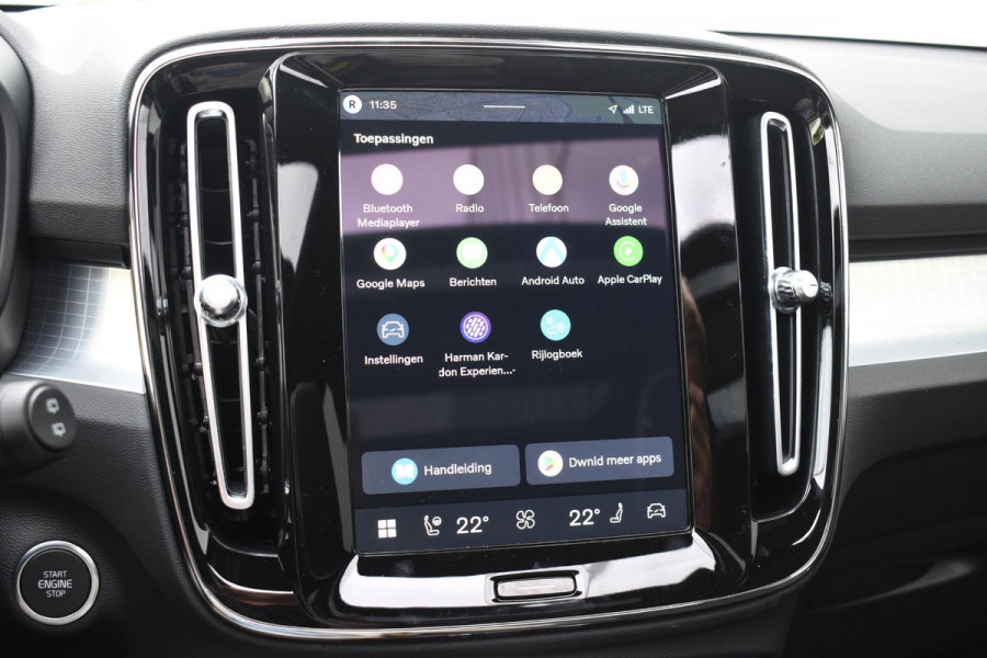 Volvo XC40 B4 211PK Automaat Plus Dark / Lounge Pakket / Extra getint glas / 360 Camera / 20'' velgen / Panoramadak / Elektrische stoelen met geheugen / Harman Kardon / Microtech/Nubuck bekleding