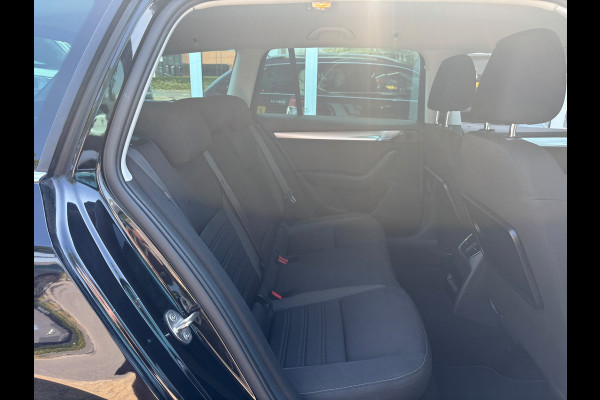 Škoda Octavia Combi 1.0 TSI Greentech Ambition Business | Automaat | Apple Carplay | Achterruitrijcamera | Navi
