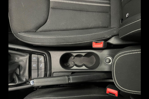 Škoda Kamiq 1.0 TSI Monte Carlo Panoramadak Wegklapbare trekhaak Navigatie Apple Carplay Android Auto Camera Parkeerhulp Adaptive Cruise Control Stoel- en stuurverwarming Virtual Cockpit Full Led Climate Control Lichtmetalen velgen