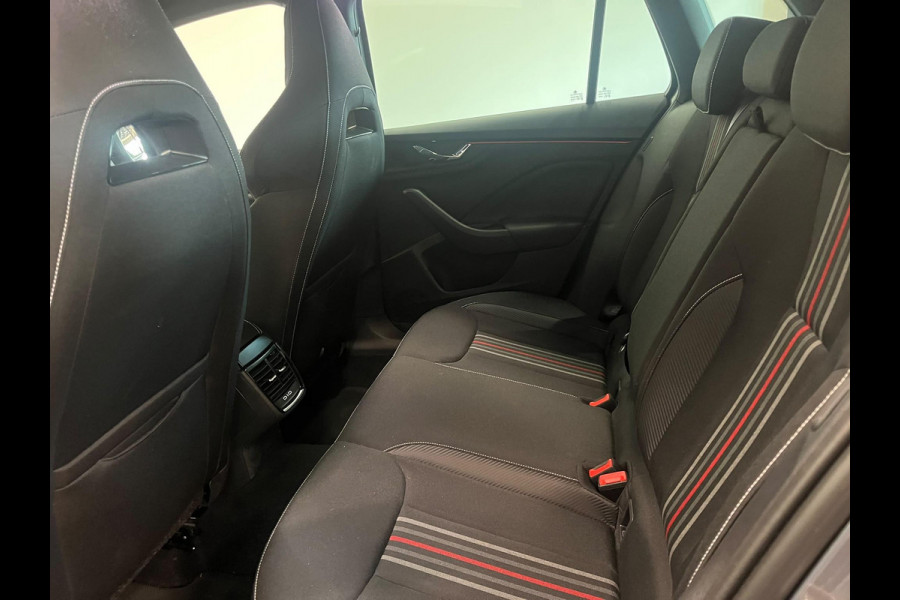 Škoda Kamiq 1.0 TSI Monte Carlo Panoramadak Wegklapbare trekhaak Navigatie Apple Carplay Android Auto Camera Parkeerhulp Adaptive Cruise Control Stoel- en stuurverwarming Virtual Cockpit Full Led Climate Control Lichtmetalen velgen