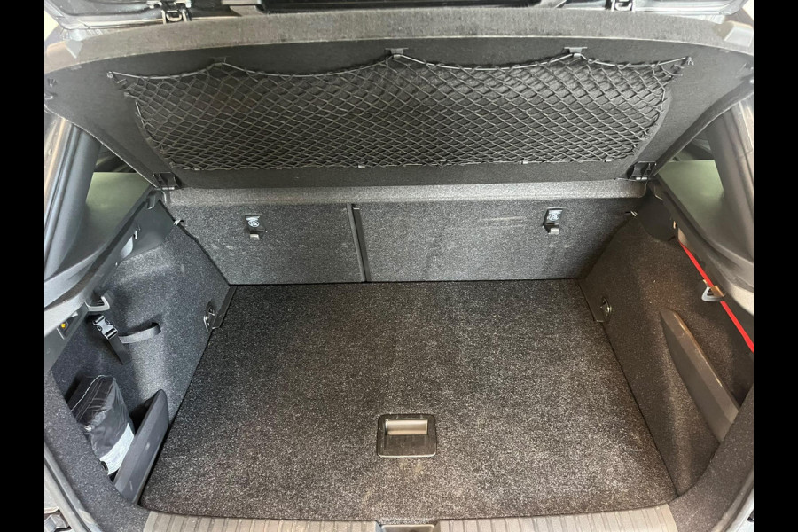 Škoda Kamiq 1.0 TSI Monte Carlo Panoramadak Wegklapbare trekhaak Navigatie Apple Carplay Android Auto Camera Parkeerhulp Adaptive Cruise Control Stoel- en stuurverwarming Virtual Cockpit Full Led Climate Control Lichtmetalen velgen