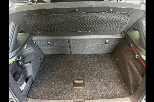 Škoda Kamiq 1.0 TSI Monte Carlo Panoramadak Wegklapbare trekhaak Navigatie Apple Carplay Android Auto Camera Parkeerhulp Adaptive Cruise Control Stoel- en stuurverwarming Virtual Cockpit Full Led Climate Control Lichtmetalen velgen