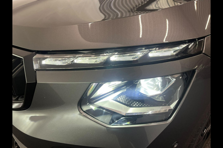 Škoda Kamiq 1.0 TSI Monte Carlo Panoramadak Wegklapbare trekhaak Navigatie Apple Carplay Android Auto Camera Parkeerhulp Adaptive Cruise Control Stoel- en stuurverwarming Virtual Cockpit Full Led Climate Control Lichtmetalen velgen