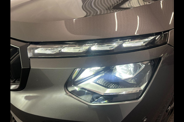 Škoda Kamiq 1.0 TSI Monte Carlo Panoramadak Wegklapbare trekhaak Navigatie Apple Carplay Android Auto Camera Parkeerhulp Adaptive Cruise Control Stoel- en stuurverwarming Virtual Cockpit Full Led Climate Control Lichtmetalen velgen