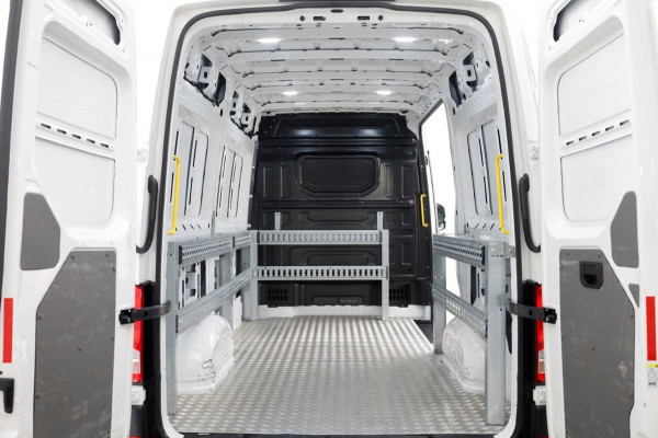Volkswagen Crafter 35 2.0 TDI 140pk L3H3 (L2H2) Comfortline Airco/Camera/Carplay 12-2023