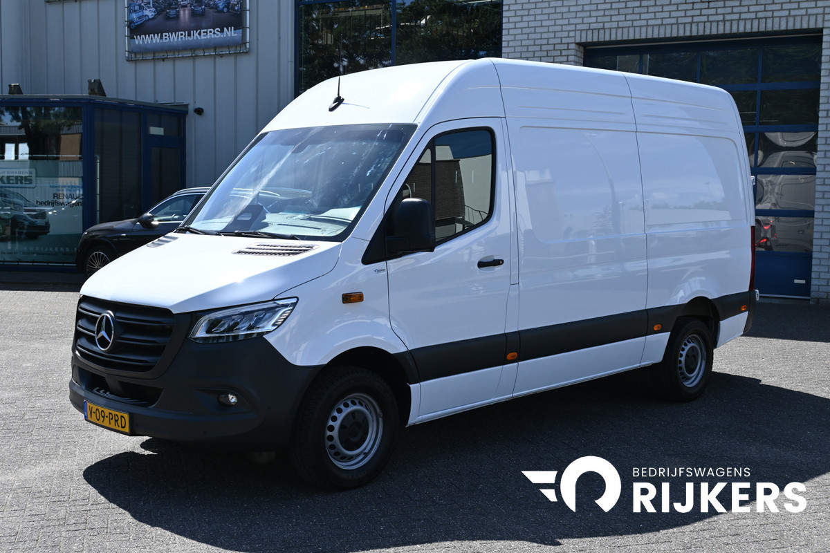 Mercedes-Benz Sprinter 317 CDI L2H2 Pro LED, Geveerde stoel, Trekhaak, Navigatie met camera