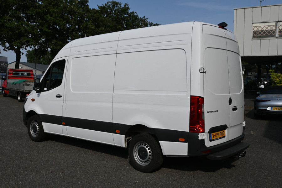 Mercedes-Benz Sprinter 317 CDI L2H2 Pro LED, Geveerde stoel, Trekhaak, Navigatie met camera