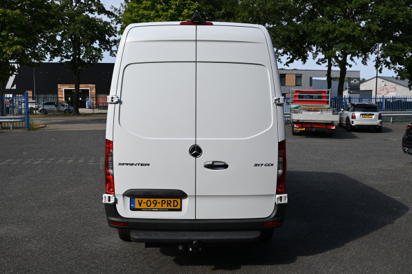 Mercedes-Benz Sprinter 317 CDI L2H2 Pro LED, Geveerde stoel, Trekhaak, Navigatie met camera