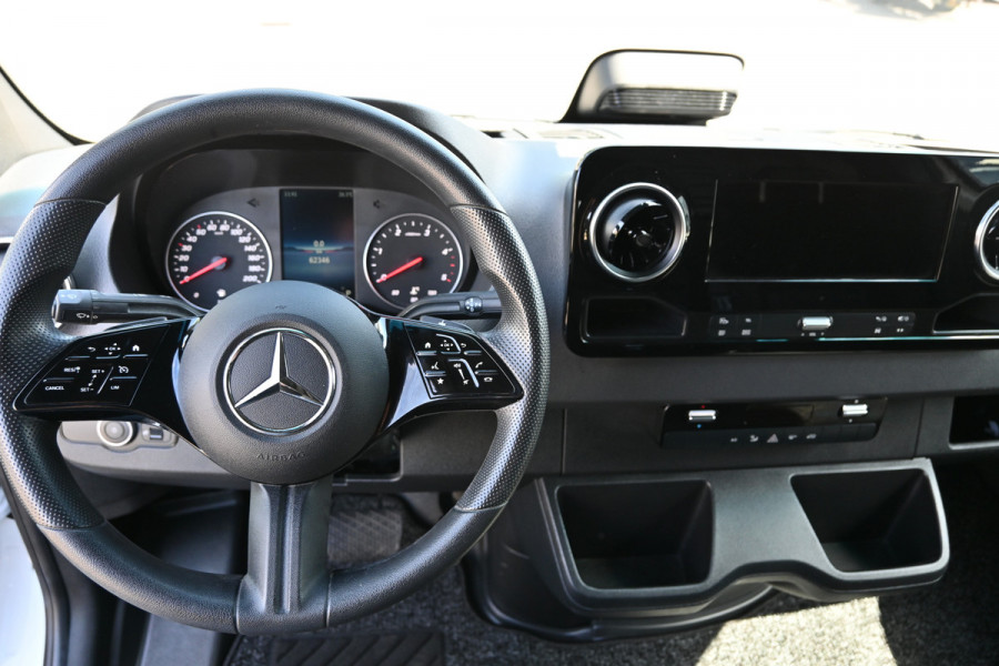 Mercedes-Benz Sprinter 317 CDI L2H2 Pro LED, Geveerde stoel, Trekhaak, Navigatie met camera