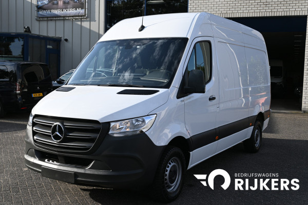 Mercedes-Benz Sprinter 316 CDI L2H2 RWD 3500kg Trekhaak, MBUX met camera, Etc.