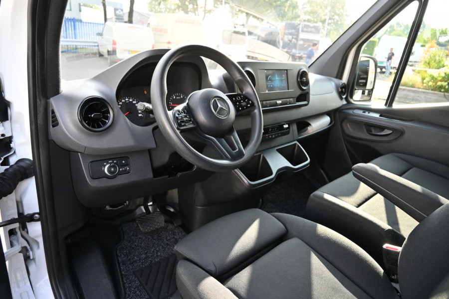 Mercedes-Benz Sprinter 316 CDI L2H2 RWD 3500kg Trekhaak, MBUX met camera, Etc.