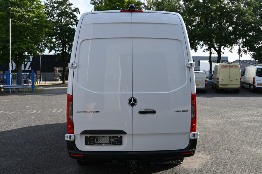 Mercedes-Benz Sprinter 316 CDI L2H2 RWD 3500kg Trekhaak, MBUX met camera, Etc.