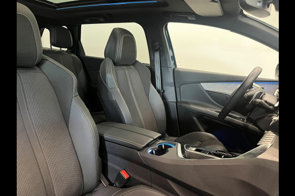 Peugeot 5008 1.2 PureTech GT 7 persoons Panoramdak Trekhaak Navigatie Apple Carplay Android Auto Camera Parkeersensoren Adaptive Cruise Control Memory stoelen Stoelverwarming Elektrische achterklep Full Led Climate Control