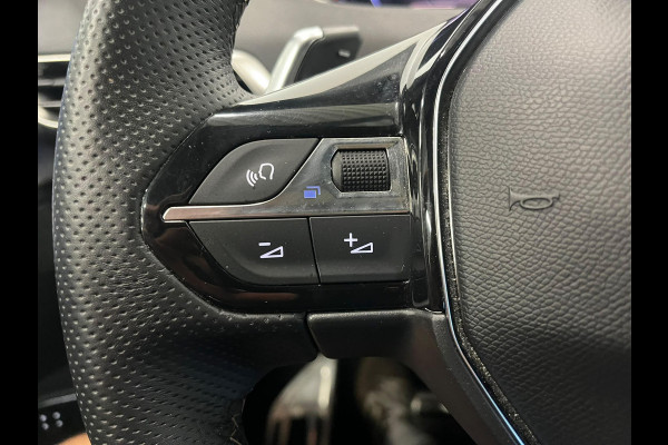 Peugeot 5008 1.2 PureTech GT 7 persoons Panoramdak Trekhaak Navigatie Apple Carplay Android Auto Camera Parkeersensoren Adaptive Cruise Control Memory stoelen Stoelverwarming Elektrische achterklep Full Led Climate Control