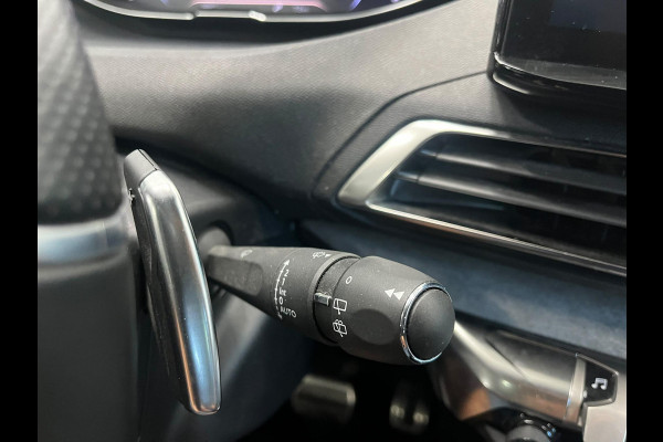 Peugeot 5008 1.2 PureTech GT 7 persoons Panoramdak Trekhaak Navigatie Apple Carplay Android Auto Camera Parkeersensoren Adaptive Cruise Control Memory stoelen Stoelverwarming Elektrische achterklep Full Led Climate Control