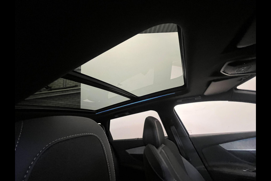 Peugeot 5008 1.2 PureTech GT 7 persoons Panoramdak Trekhaak Navigatie Apple Carplay Android Auto Camera Parkeersensoren Adaptive Cruise Control Memory stoelen Stoelverwarming Elektrische achterklep Full Led Climate Control