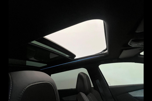 Peugeot 5008 1.2 PureTech GT 7 persoons Panoramdak Trekhaak Navigatie Apple Carplay Android Auto Camera Parkeersensoren Adaptive Cruise Control Memory stoelen Stoelverwarming Elektrische achterklep Full Led Climate Control