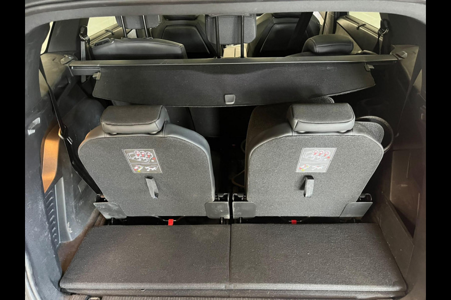 Peugeot 5008 1.2 PureTech GT 7 persoons Panoramdak Trekhaak Navigatie Apple Carplay Android Auto Camera Parkeersensoren Adaptive Cruise Control Memory stoelen Stoelverwarming Elektrische achterklep Full Led Climate Control