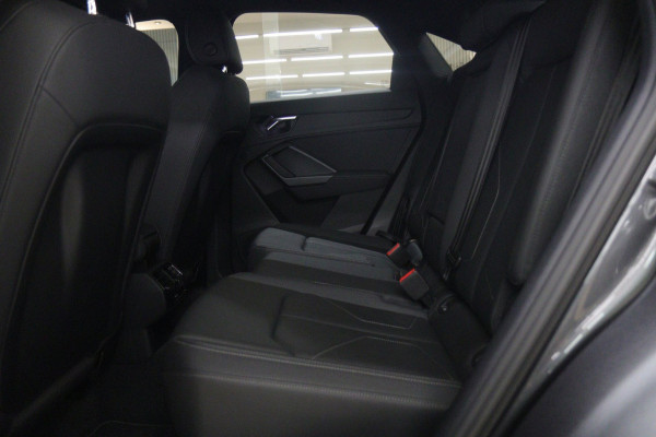 Audi Q3 Sportback 45 TFSI e S Edition 3X S-Line /PANO/CARPLAY/KEYLES/STOELV/BOMVOL