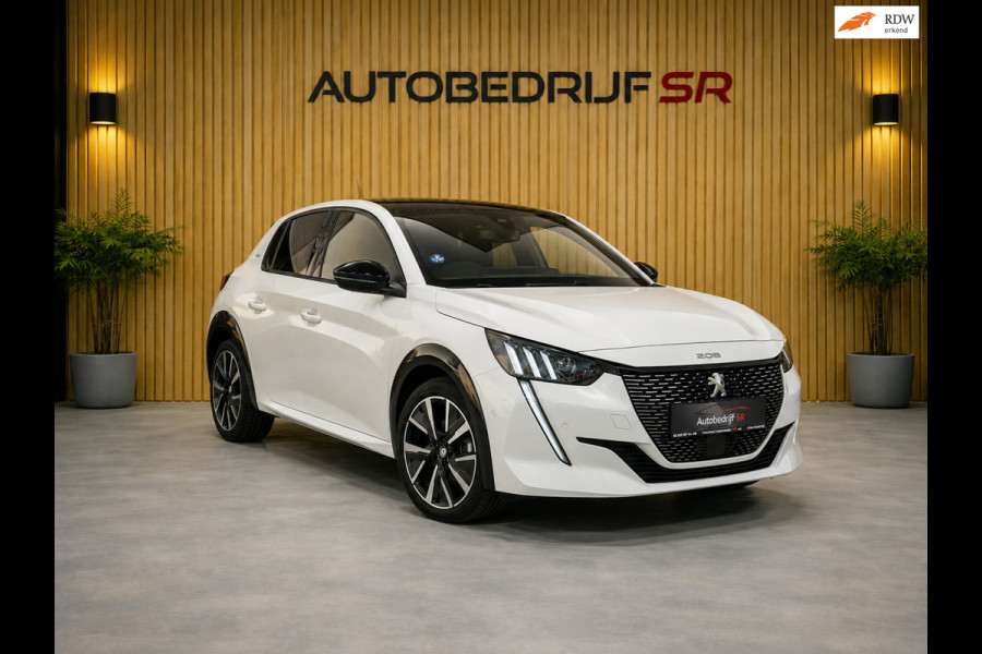 Peugeot 208 1.2 PureTech GT-line Panoramadak! Camera! Lane Assist! Sfeerverlichting! Automaat! 5 Deurs!