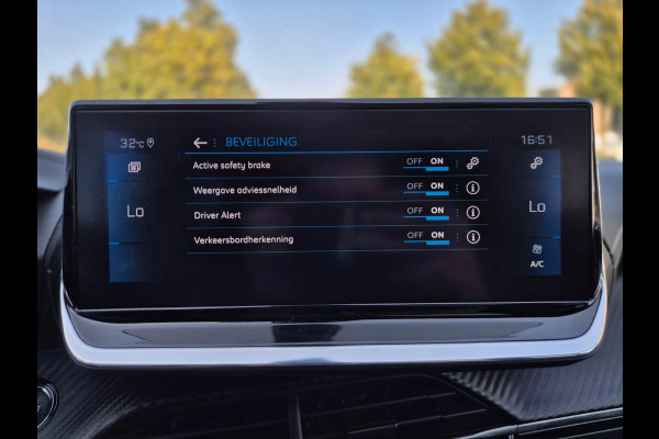 Peugeot 208 1.2 PureTech GT-line Panoramadak! Camera! Lane Assist! Sfeerverlichting! Automaat! 5 Deurs!