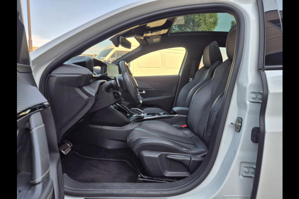 Peugeot 208 1.2 PureTech GT-line Panoramadak! Camera! Lane Assist! Sfeerverlichting! Automaat! 5 Deurs!